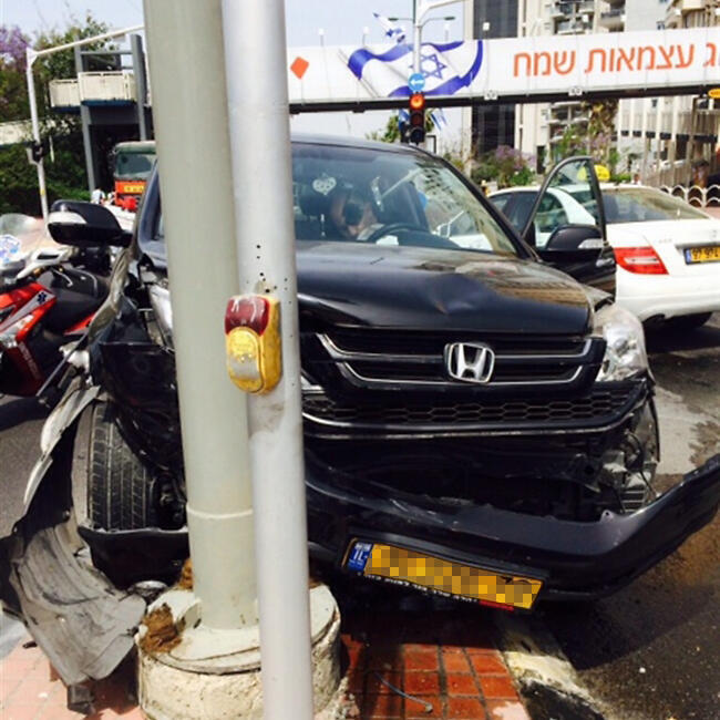 הג'יפ המרוסק רגע אחרי התאונה (צילום: גולש אמיץ) הג'יפ המרוסק רגע אחרי התאונה