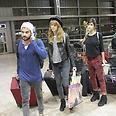 קאסט ניו יורק טס יובל שרף מגי אזרזר