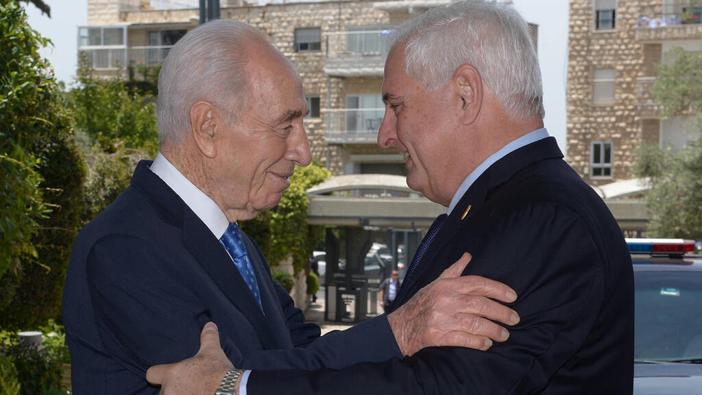 הנשיא השתמש בתוכנה נגד יריבים פוליטיים, שופטים ומאהבת. מרטינלי ופרס