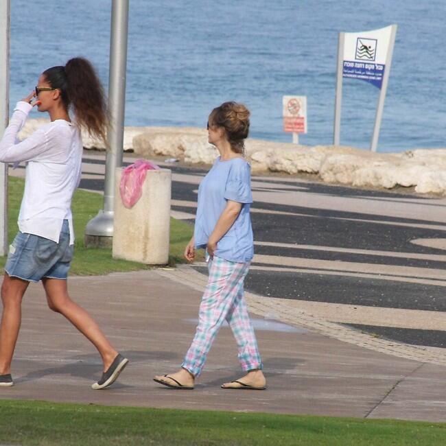 כרס הריונית או רוח שובבה? (צילום: מוטי לבטון) כרס הריונית או רוח שובבה?