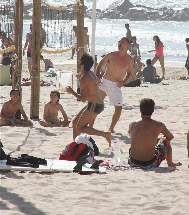 זה לבן על לבן. שלום מיכאלשווילי (צילום: מוטי לבטון) זה לבן על לבן. שלום מיכאלשווילי