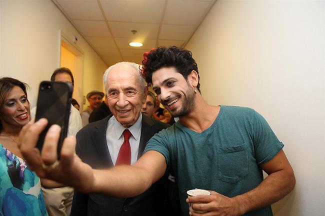 קבלו אותו, בהופעה ראשונה במדור: מר שמעון פרס!