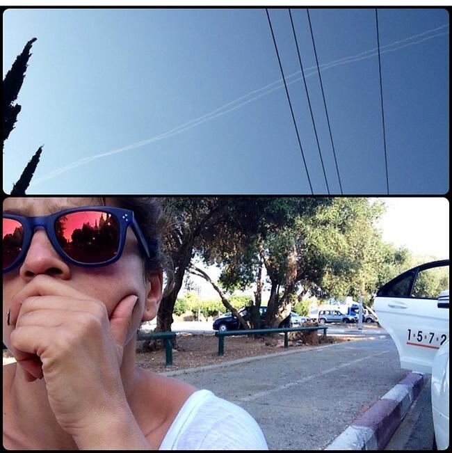 האזעקה תפסה את נועה תשבי במונית, אז היא נצמדה לקיר ברחוב, תיעדה את כיפת ברזל וכתבה פוסט הסברתי ארוך. האזעקה תפסה את נועה תשבי במונית, אז היא נצמדה לקיר ברחוב, תיעדה את כיפת ברזל וכתבה פוסט הסברתי ארוך.