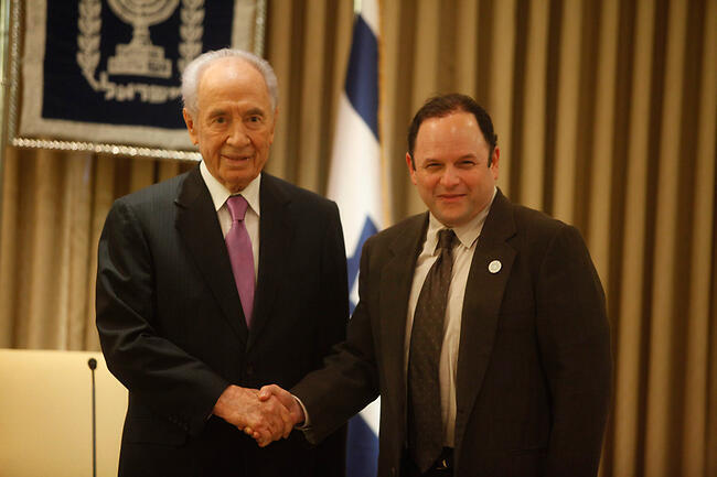 2011: ג'ורג' מסיינפלד לא טרח להביא את ג'רי