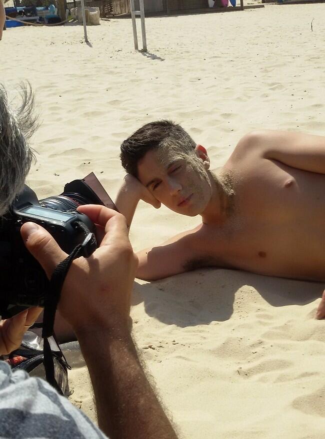 "נדרשנו לצילומים בתנאים קשים" (צילום: לימור שיר) "נדרשנו לצילומים בתנאים קשים"
