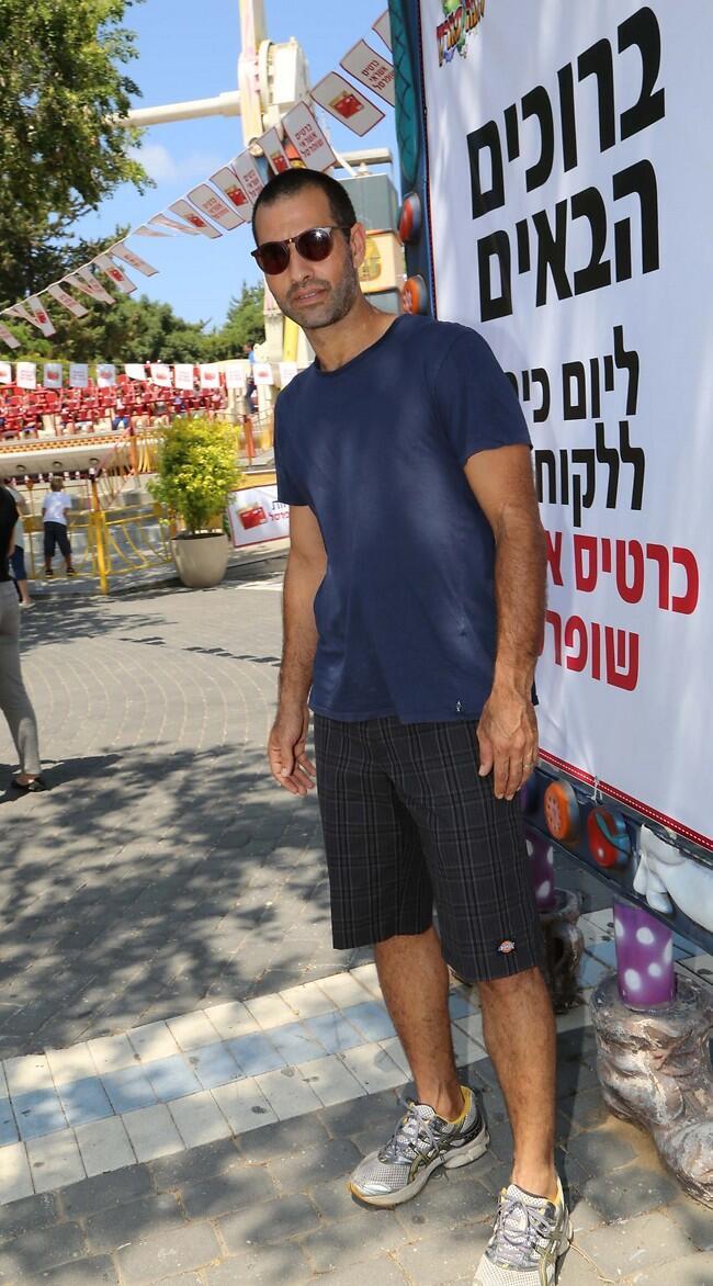 חלום שלנו שתבנה לנו ארון. זהר ליבה (צילום: סיון פרג') חלום שלנו שתבנה לנו ארון. זהר ליבה