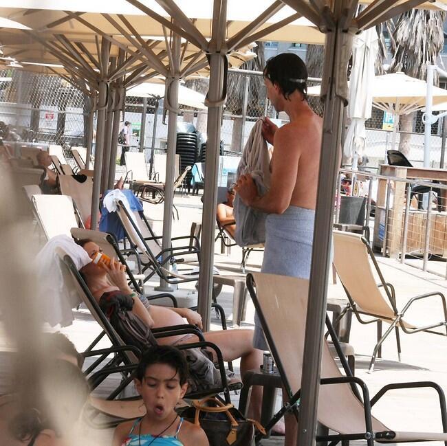 אני רעב, הבאת פירות? (צילום: מוטי לבטון) אני רעב, הבאת פירות?