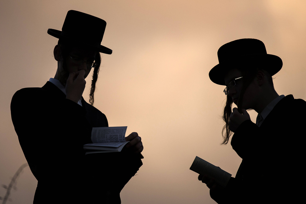 ארכיון. פלגים קיצוניים בוואקום