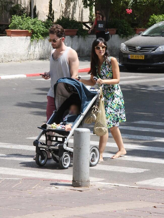 "תסמס לזוג שאנחנו אוהבים שיבואו לגינה". לירז צ'רכי ותום אבני