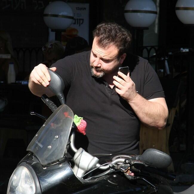 התגעגעתי לעצמי, חייב מבט חטוף