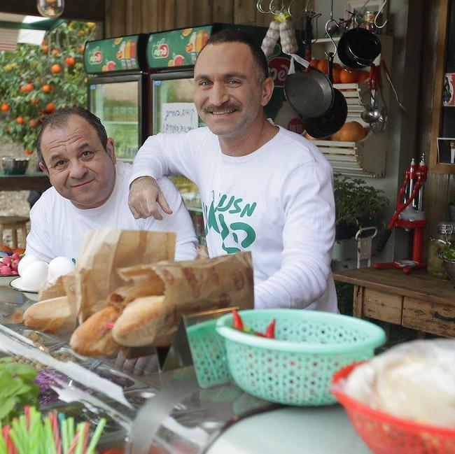 תשתו משהו? מיכאלשווילי בעסק החדש (שוקה כהן) תשתו משהו? מיכאלשווילי בעסק החדש