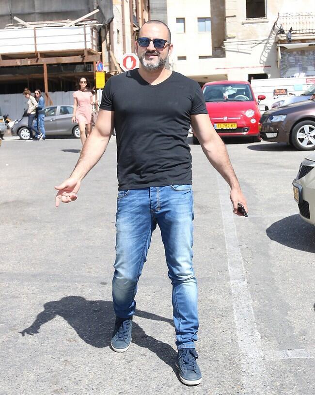 אוהבים אותך. קובי אפללו (צילום: ענת מוסברג) אוהבים אותך. קובי אפללו