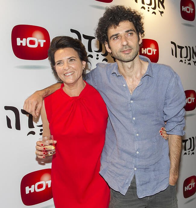 חברים לנשק. דנה מודן וקייס נאשף מוכיחים שאפשר גם בטוב (צילום: רפי דלויה) חברים לנשק. דנה מודן וקייס נאשף מוכיחים שאפשר גם בטוב