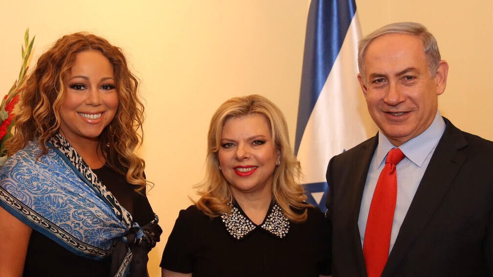 מריה קארי עם בני הזוג נתניהו. "למשפחה חשוב מאוד" מריה קארי עם בני הזוג נתניהו. "למשפחה חשוב מאוד"
