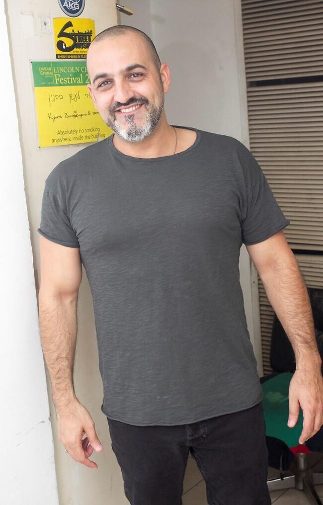 כולם כאן בשבילי. קובי אפללו משיק אלבום רביעי (צילום: רפי דלויה) כולם כאן בשבילי. קובי אפללו משיק אלבום רביעי