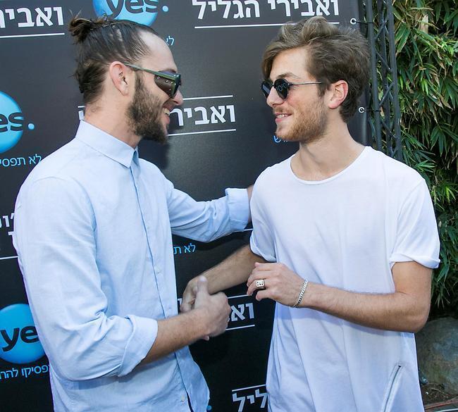 יום יבוא וכל זה יהיה שלך. עוז זהבי וגפן ברקאי (צילום: רפי דלויה) יום יבוא וכל זה יהיה שלך. עוז זהבי וגפן ברקאי