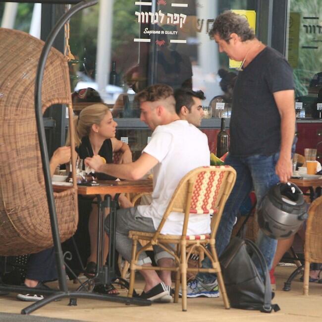 למה לא קראתם לי? אבי קושניר בהופעת אורח (צילום: מוטי לבטון) למה לא קראתם לי? אבי קושניר בהופעת אורח