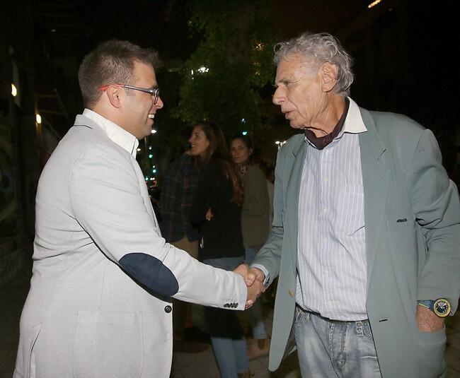 תדע שאני סימסתי לך. ישראל גודוביץ' ואורן חזן (צילום: ענת מוסברג) תדע שאני סימסתי לך. ישראל גודוביץ' ואורן חזן