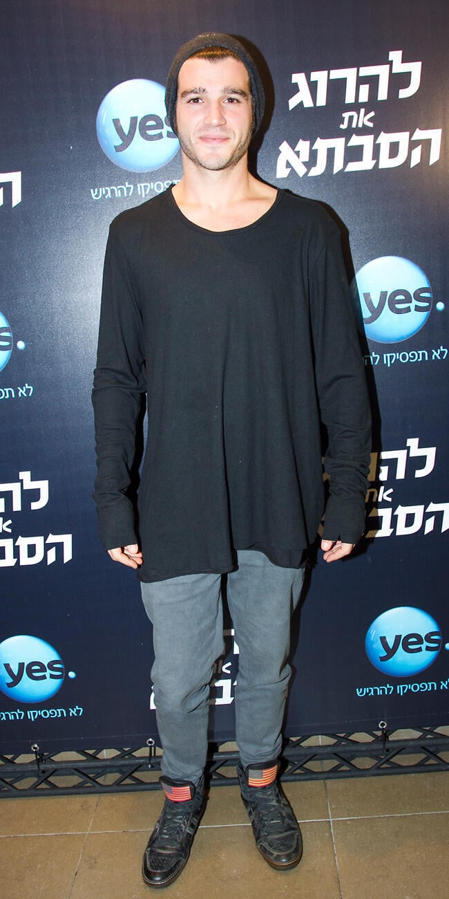 קר שם בחוץ. מאור שוויצר (צילום: רפי דלויה) קר שם בחוץ. מאור שוויצר