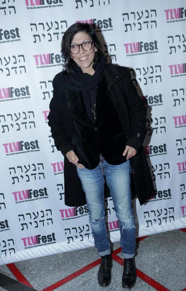 פחות הנערה הדנית. אסי לוי