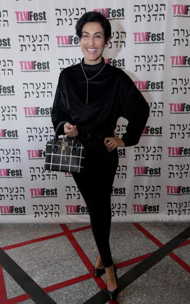 מאטריאל גירל? נטלי עטיה