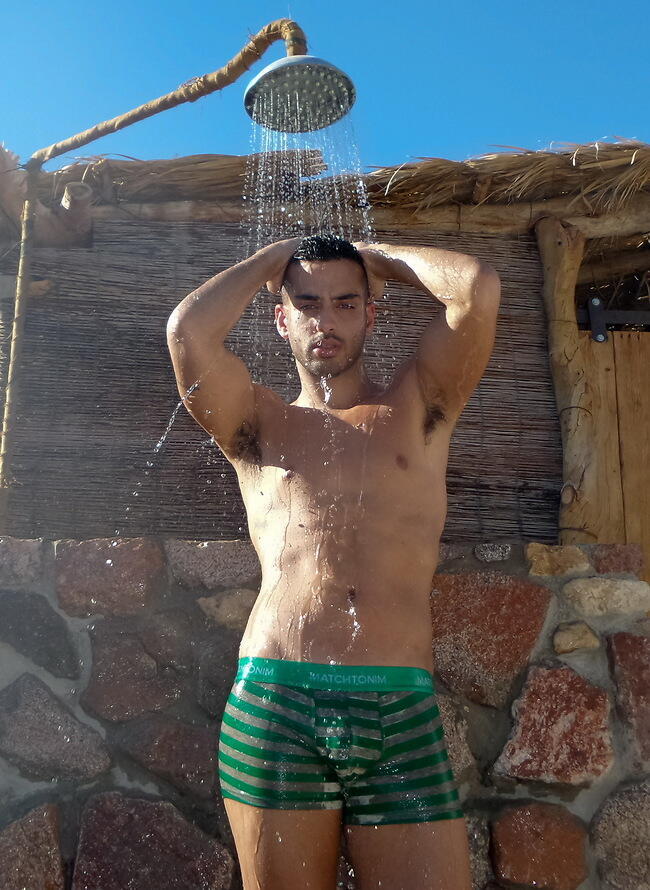 טיטי לא חסרה לך במקלחת? (צילום: עידו איזק) טיטי לא חסרה לך במקלחת?
