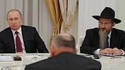 יחס אמביוולנטי? פוטין נפגש עם הרב הראשי של רוסיה, בערל לאזאר