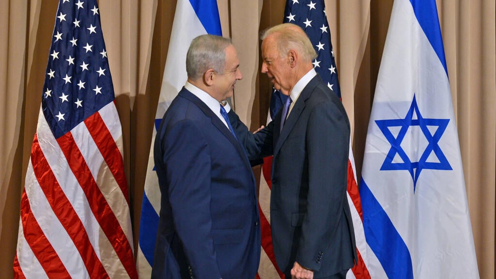 עם רה"מ נתניהו. "פנה לימין הקיצוני" (צילום: חיים צח, לע"מ) עם רה"מ נתניהו. "פנה לימין הקיצוני"