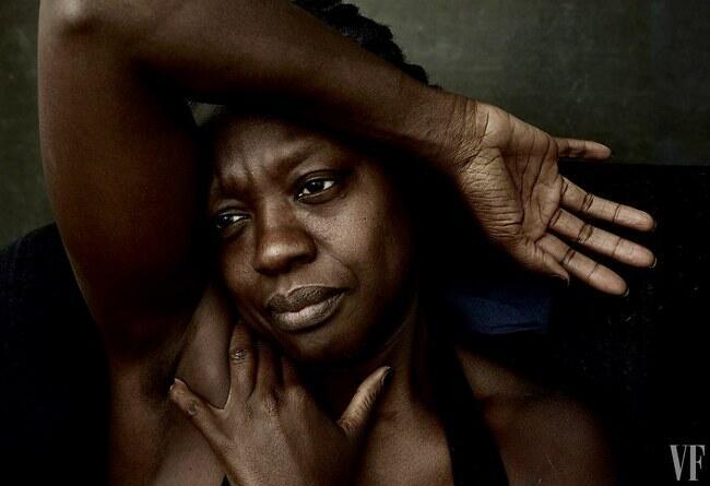 ויולט דיוויס נראית מודאגת משהו (צילום: Annie Leibovitz) ויולט דיוויס נראית מודאגת משהו