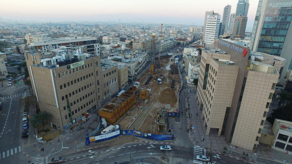 תחילת העבודות על הרכבת הקלה, 2016. גם איתה נהיה אולי כמו ערי אירופה בשנות ה-90 תחילת העבודות על הרכבת הקלה, 2016. גם איתה נהיה אולי כמו ערי אירופה בשנות ה-90
