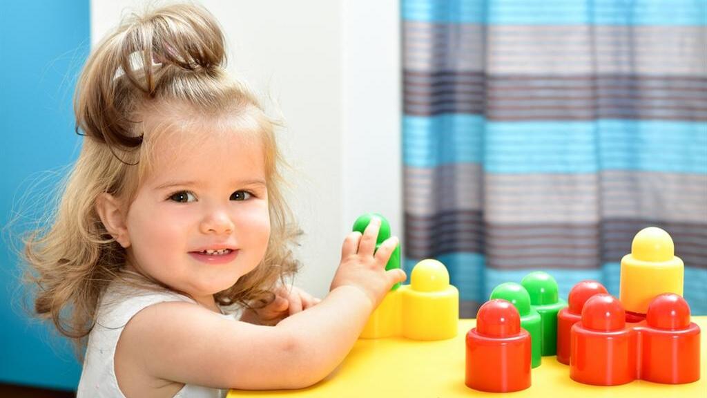 לשאול במהלך משחק מה שם הצבעים (צילום: shutterstock) לשאול במהלך משחק מה שם הצבעים
