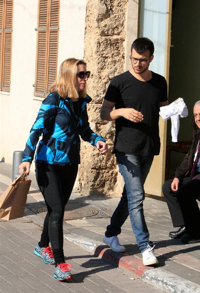 למה לא הודעתם שאתם מגיעים לביקור? אסי עזר ודושי לייטרסדורף