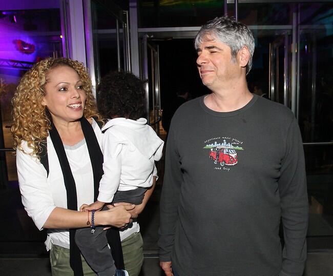 פעם הבאה רוצים אתכם מחופשים. אורלי וילנאי וגיא מרוז עם הבן