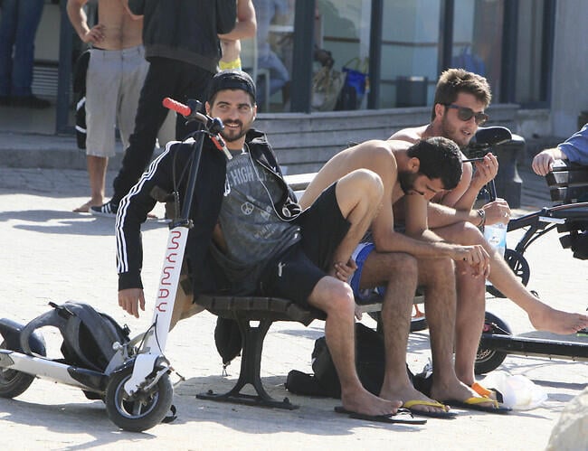 אולי נבנה ארמון בחול?
