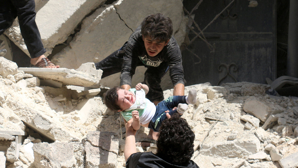 Civilian casualties in Aleppo during the Syrian civil war in 2016 (Photo: AFP) Civilian casualties in Aleppo during the Syrian civil war in 2016