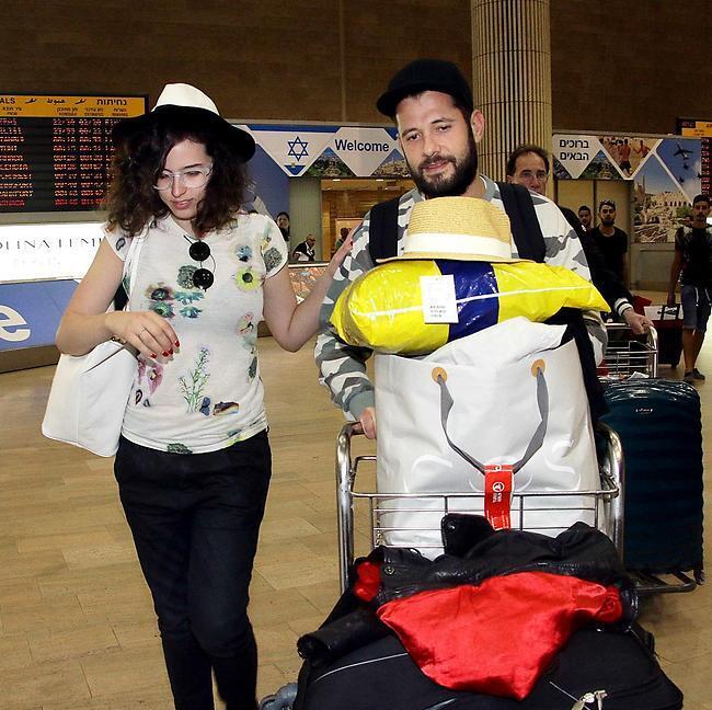 בייבי, אולי אני כבר אשב על העגלה ותסחוב גם אותי? (צילום: אמיר מאירי) בייבי, אולי אני כבר אשב על העגלה ותסחוב גם אותי?