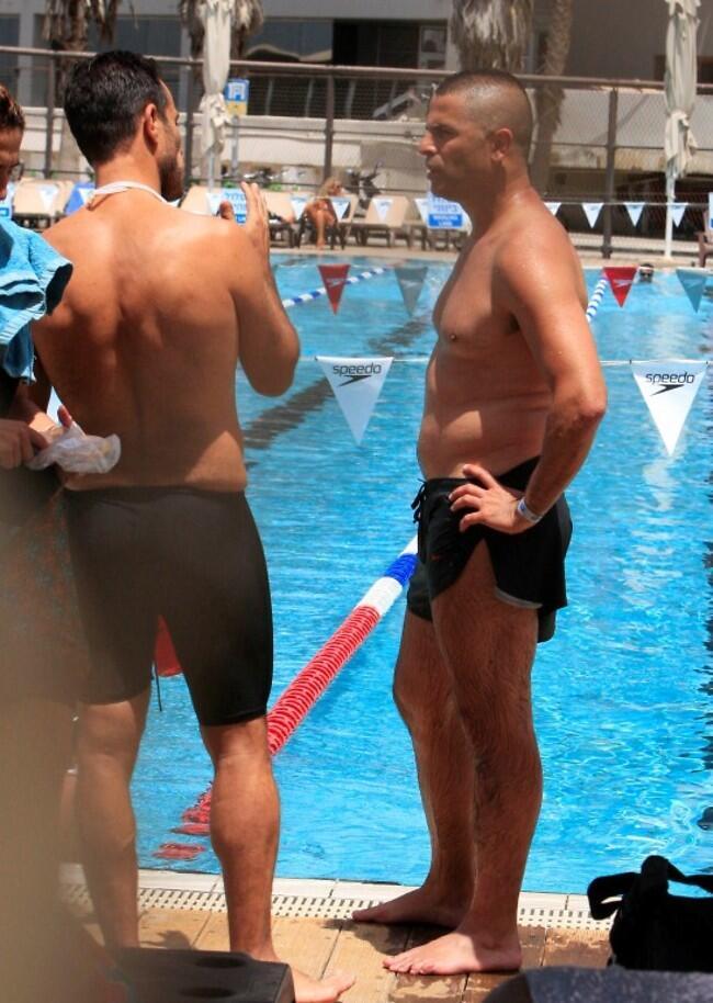 תתעלם מאיתנו, זה ממש לעניין. אבוקסיס