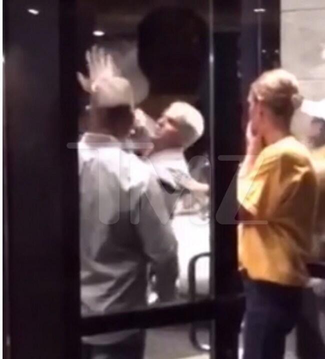 אין משחק כדורסל, יש מכות (צילום: TMZ) אין משחק כדורסל, יש מכות