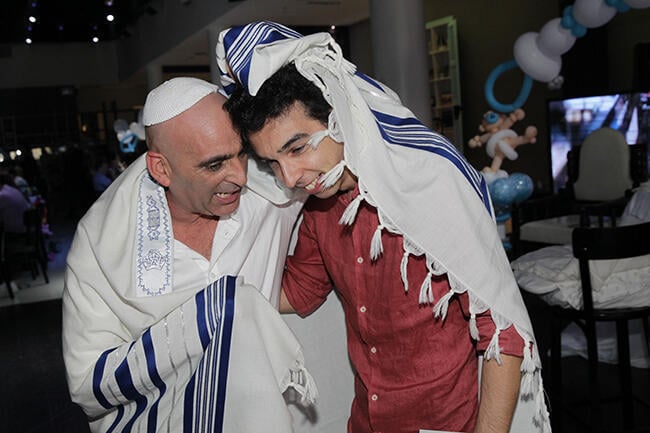 אין סודות בחברה. שם טוב ופז (צילום: רפי דלויה) אין סודות בחברה. שם טוב ופז