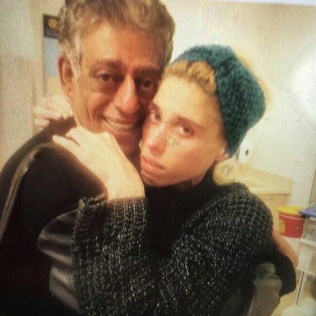 אב ובתו? אי אפשר לדעת בוודאות. שימי תבורי וקארין באומן אב ובתו? אי אפשר לדעת בוודאות. שימי תבורי וקארין באומן
