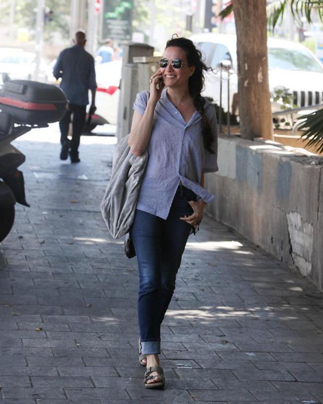 חיוך שמאיר לנו את היום. יעל אבקסיס (צילום: מוטי לבטון) חיוך שמאיר לנו את היום. יעל אבקסיס