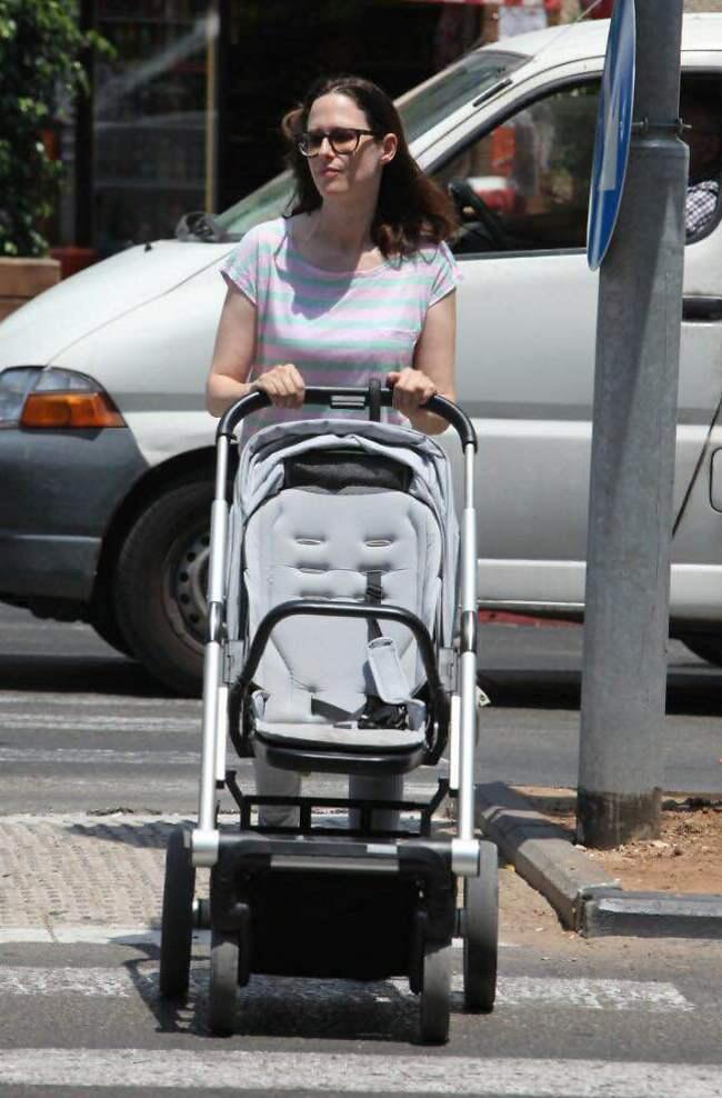 תדעי שממש היינו שמחים לקבוע איתך צהריים בג'ימבורי. לוי