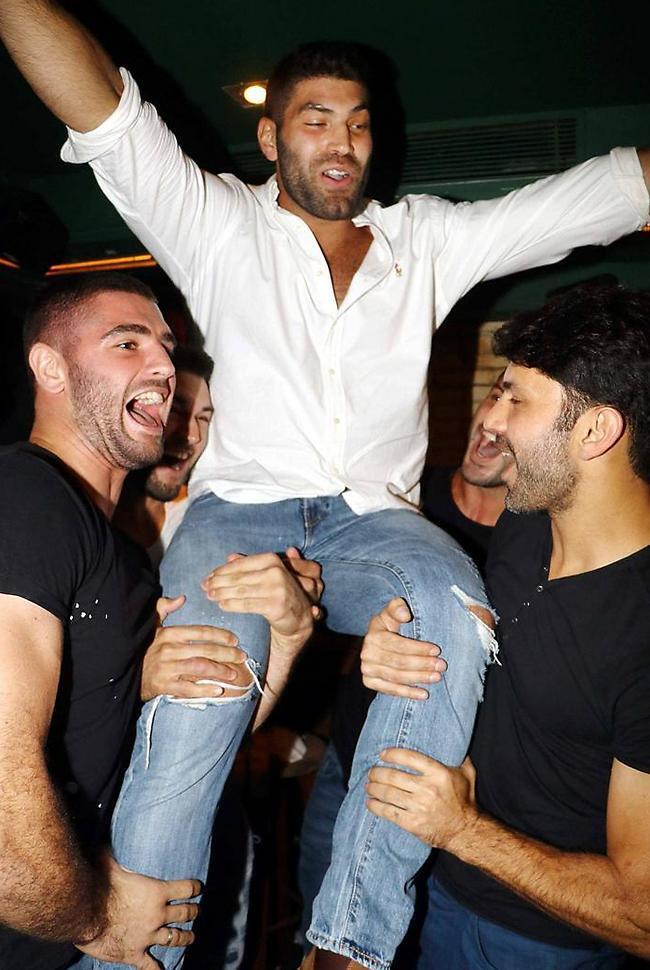 מלך העולם. אורי ששון