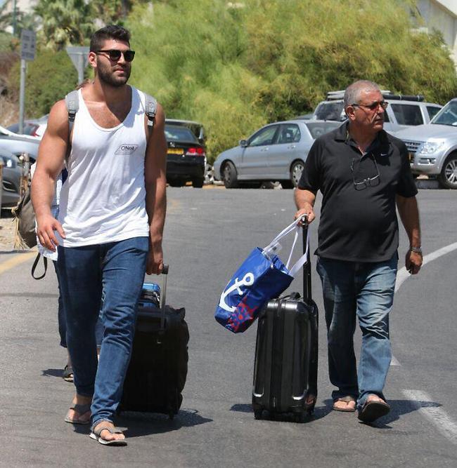 מי נראה לכם הזמין צלם? (צילום: מוטי לבטון) מי נראה לכם הזמין צלם?
