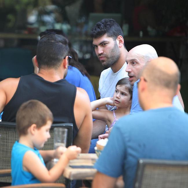 מבט מסוקס מהצד