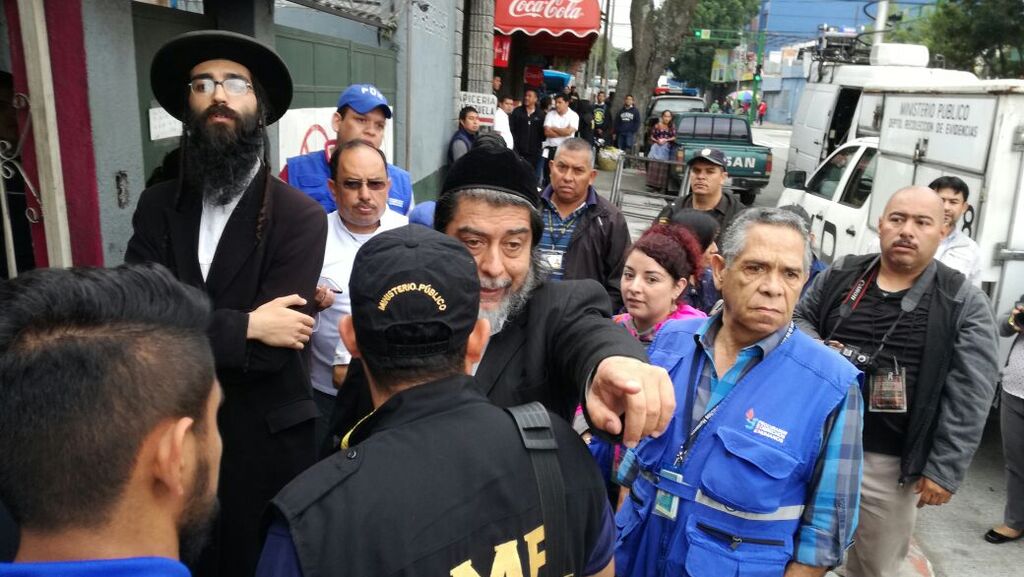 Guatemalan police raiding the Lev Tahor compound in 2016 