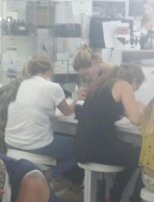 יודעת כבר לצייר לנו כוכב? (צילום: נשמות טובות) יודעת כבר לצייר לנו כוכב?