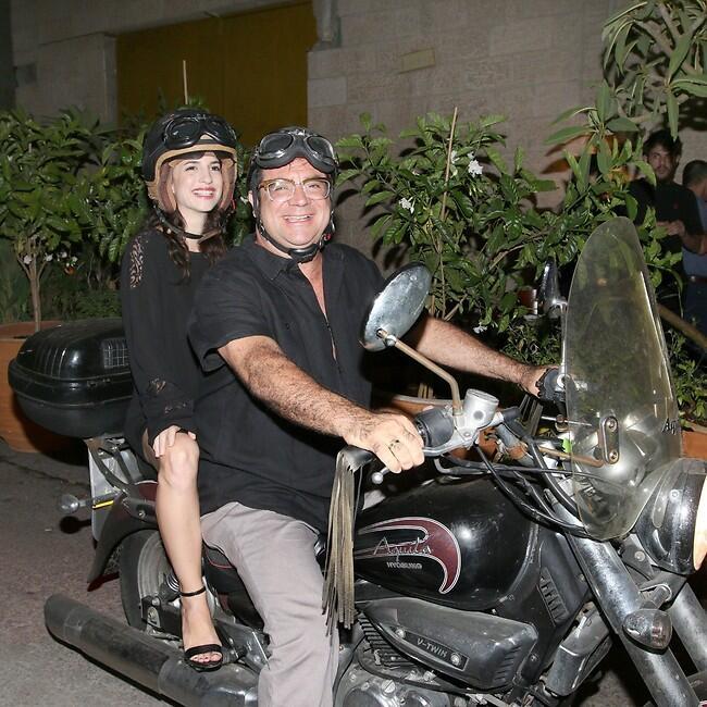 אתה בא או הולך? אורי הוכמן (צילום: ענת מוסברג) אתה בא או הולך? אורי הוכמן
