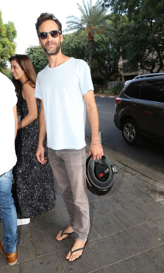 עכשיו באים? ירון ברובינסקי (צילום: ענת מוסברג) עכשיו באים? ירון ברובינסקי