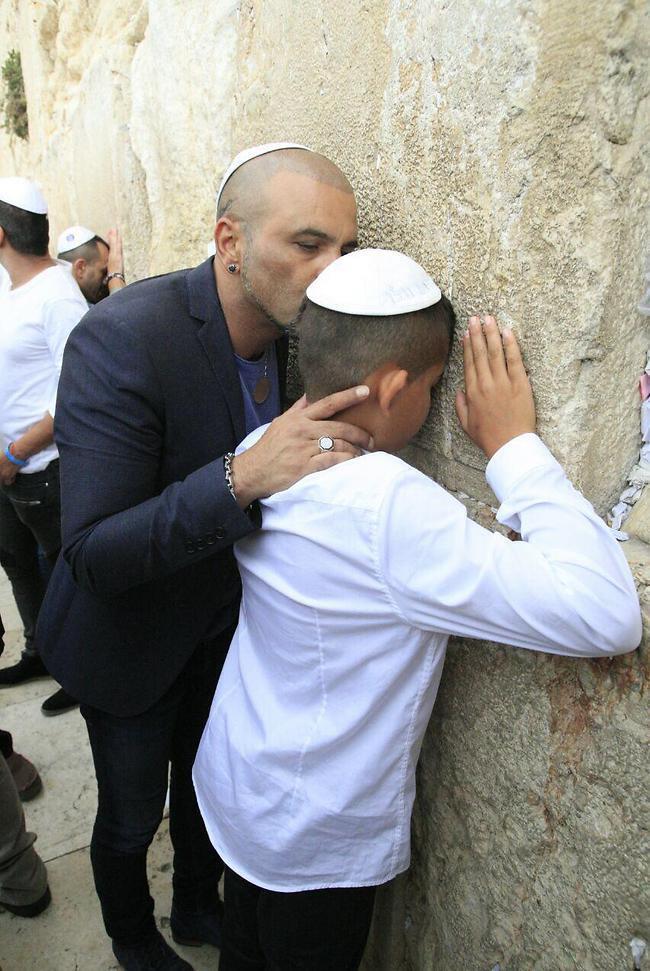 היינו בברית אז שלא נהיה בבר מצווה? ליאם גולן חוגג בר מצווה בכותל ב-2016